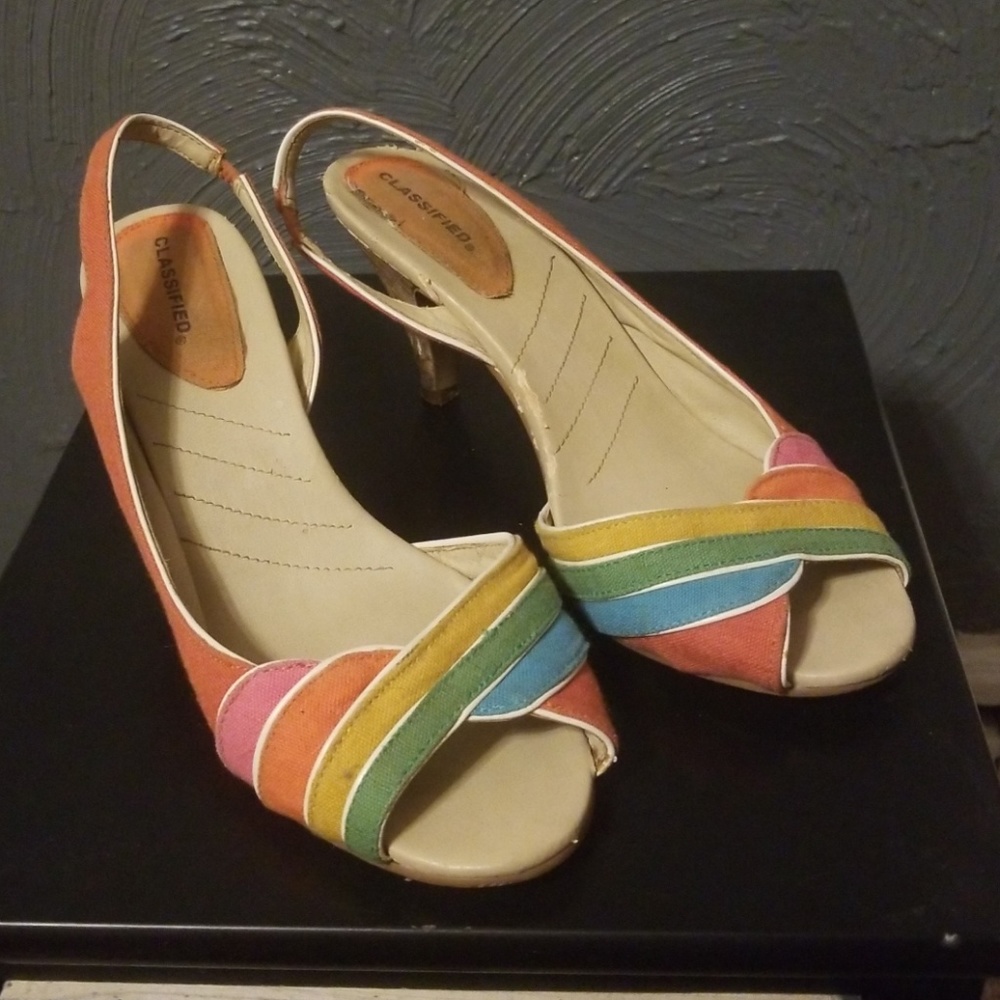 Cute rainbow peep toes